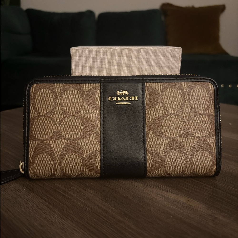 Coach Tan and Black Signature Wallet